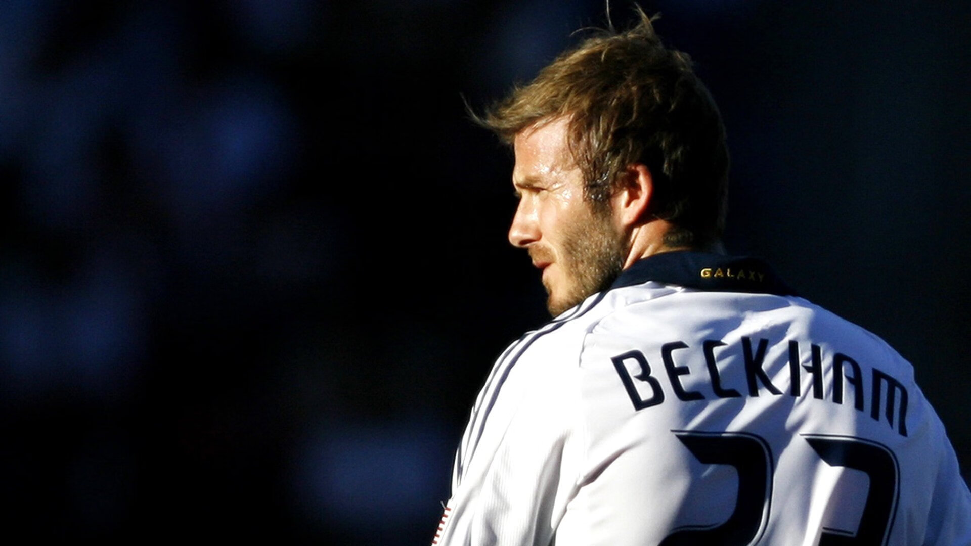 公牛教练带队回顾比赛录像强调攻守切换节奏，公牛教练组