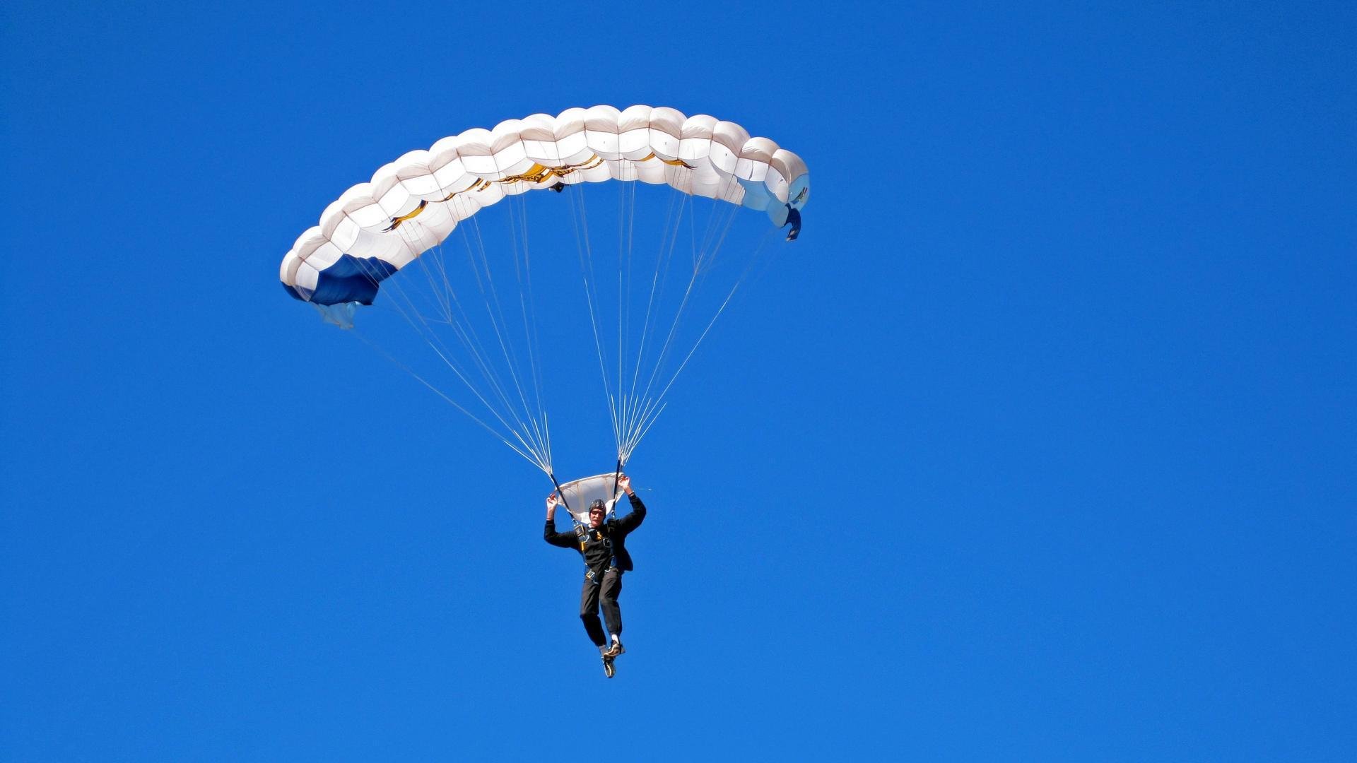 赛尔·阿尔斯塔：他将南非队的防守提升到一个新的高度，阿尔塞塔斯一世